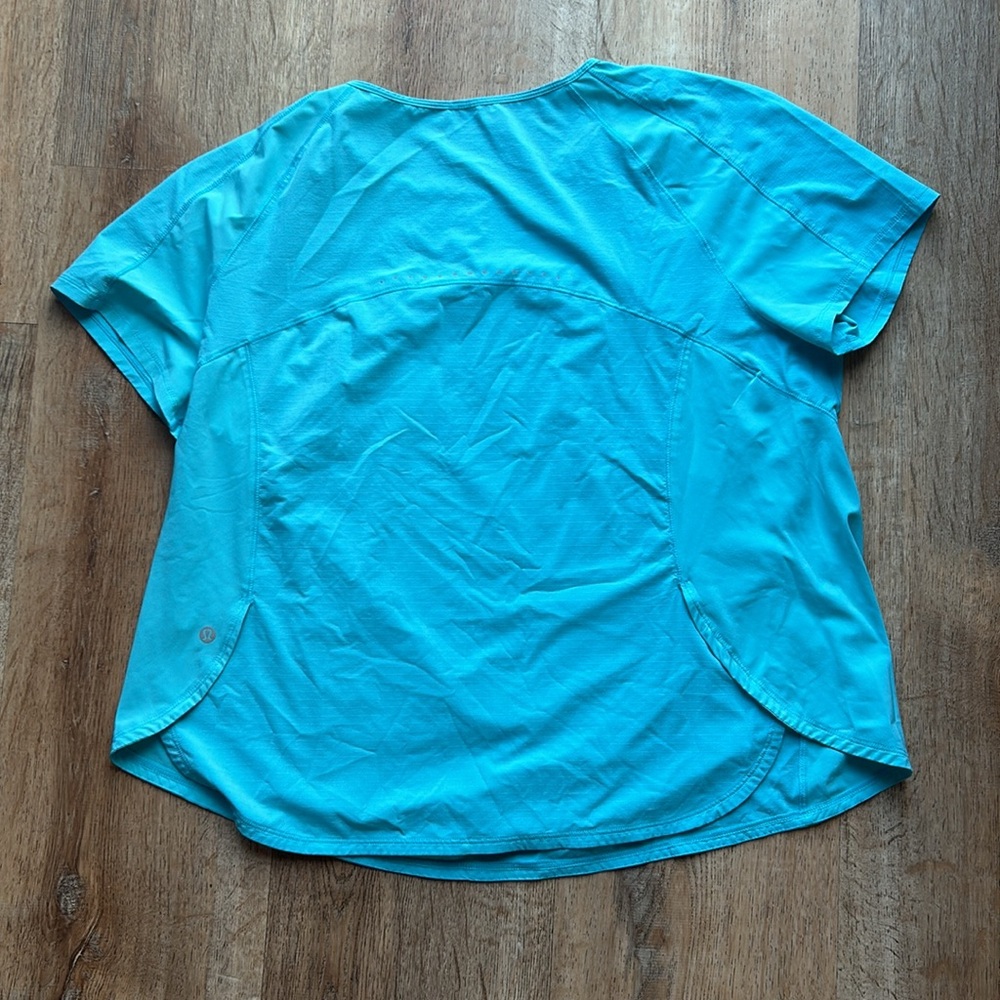 Lululemon Fast and Free Top - Picture 3 of 5
